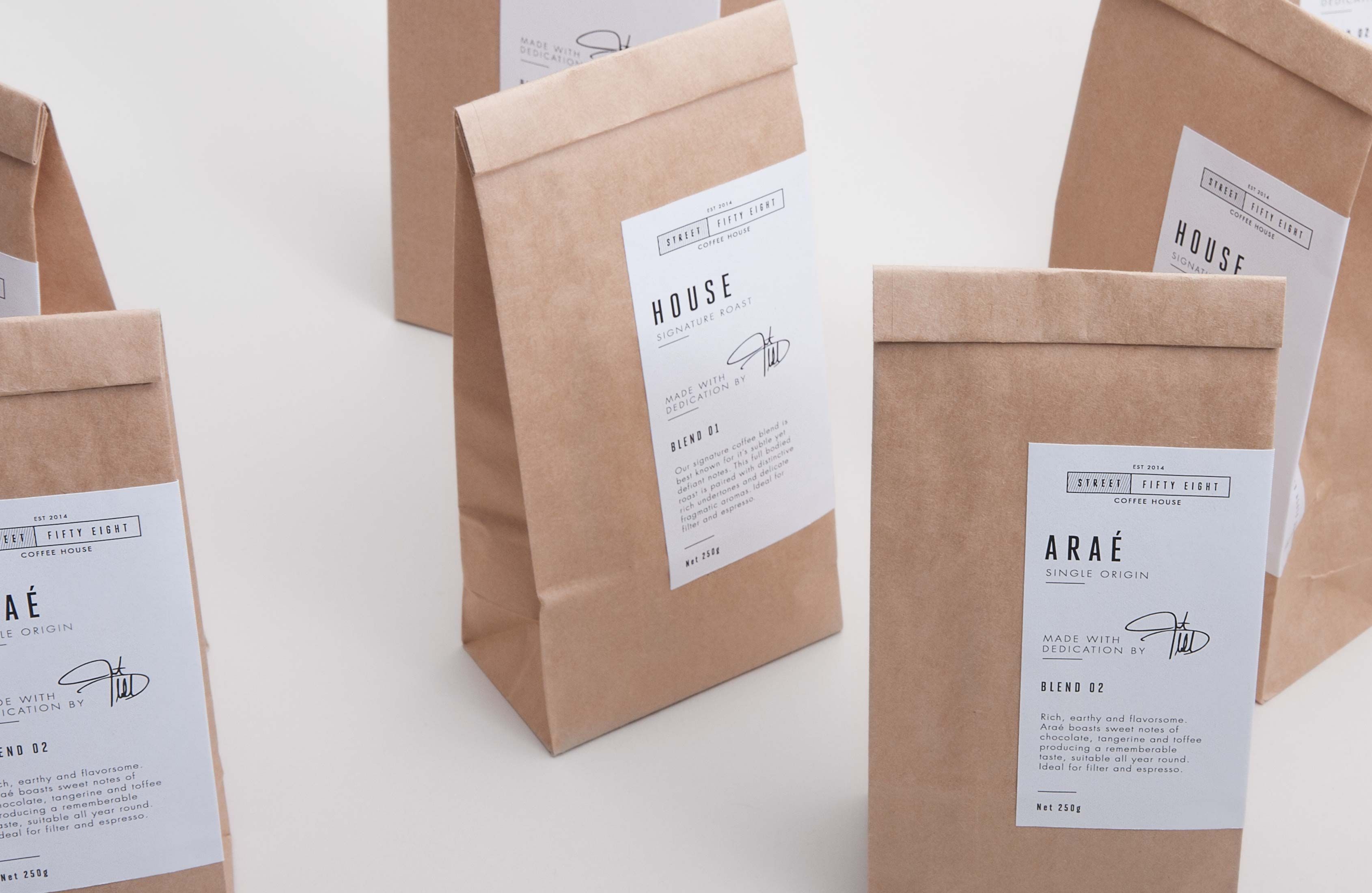 Save the Planet with Every Package مستدام حسب التصميم