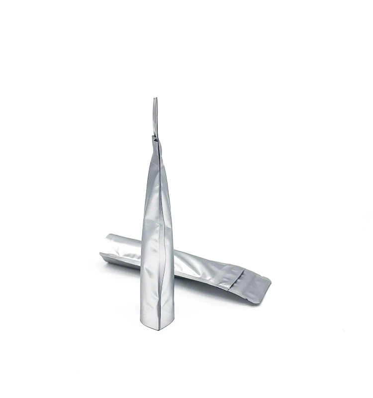 حقيبة مايلر مقاومة للأطفال باللون الفضي غير اللامع مع شعار بلاستيك مقاوم للحرارة وسحاب ناعم الملمس وسحاب مقاوم للرائحة