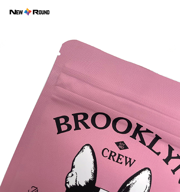 تغليف الحقائب مع الشعار